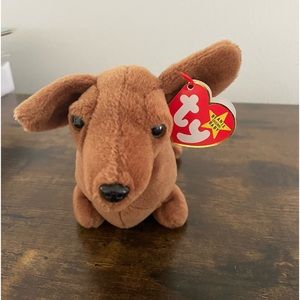 Ty Beanie Baby‎ * Weenie dog * Daschound * Date of Birth July 20, 1995 * Collect